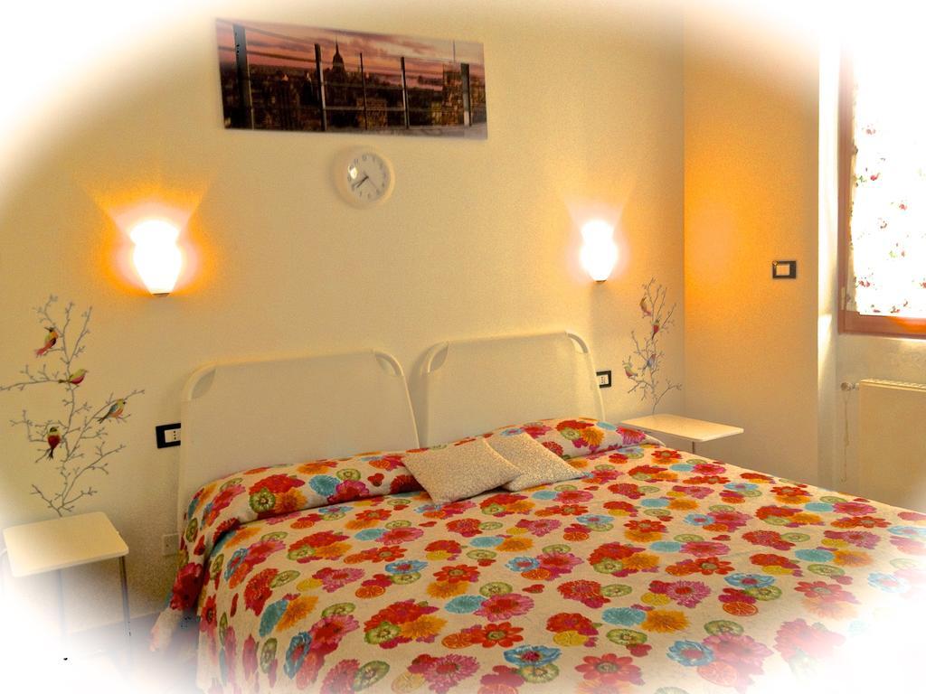 Top Suit Centro - Guest House Brugherio Bilik gambar